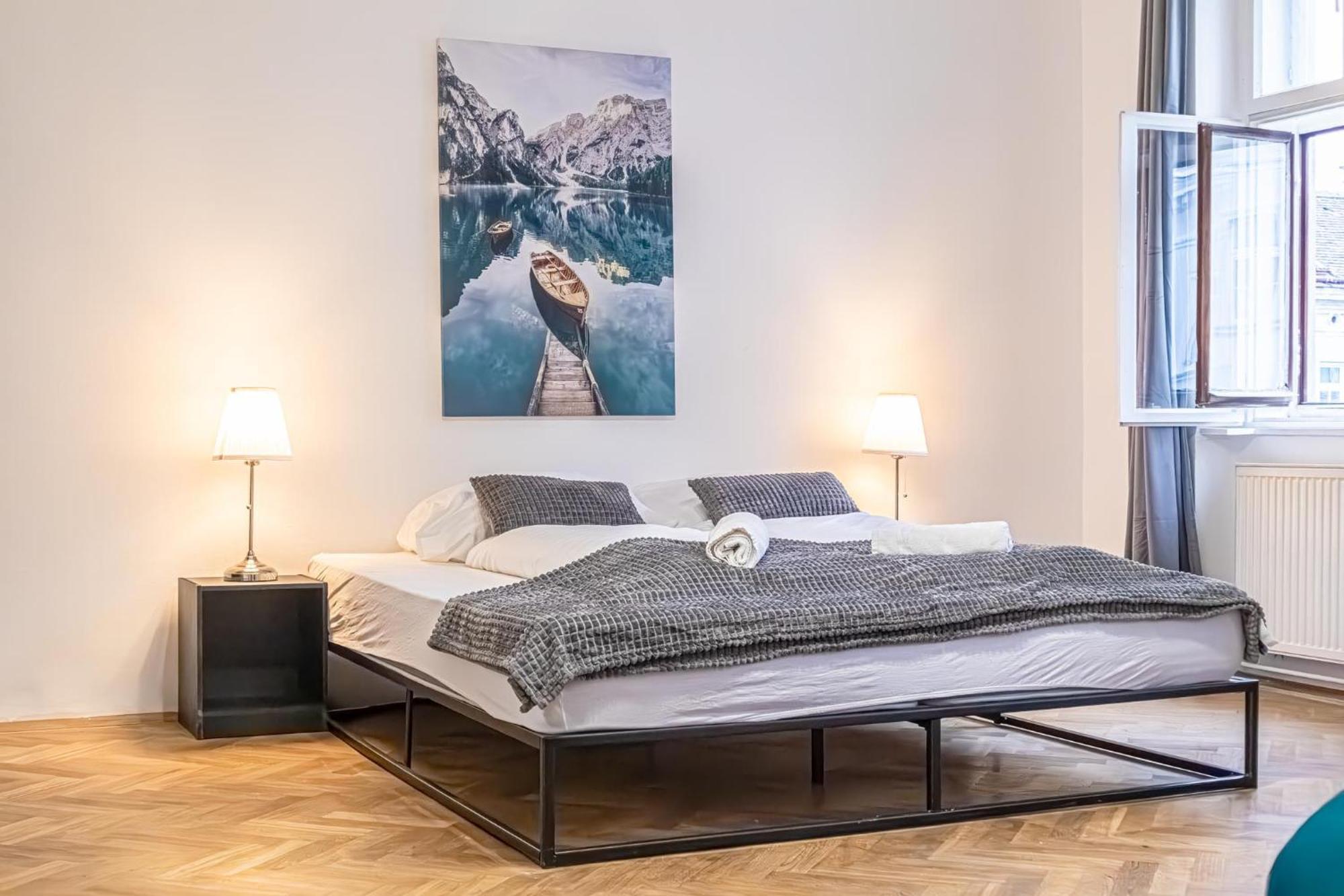 Spacious 2Br Apt -Near Wiener Stadthalle Burggassewiener Well Located المظهر الخارجي الصورة