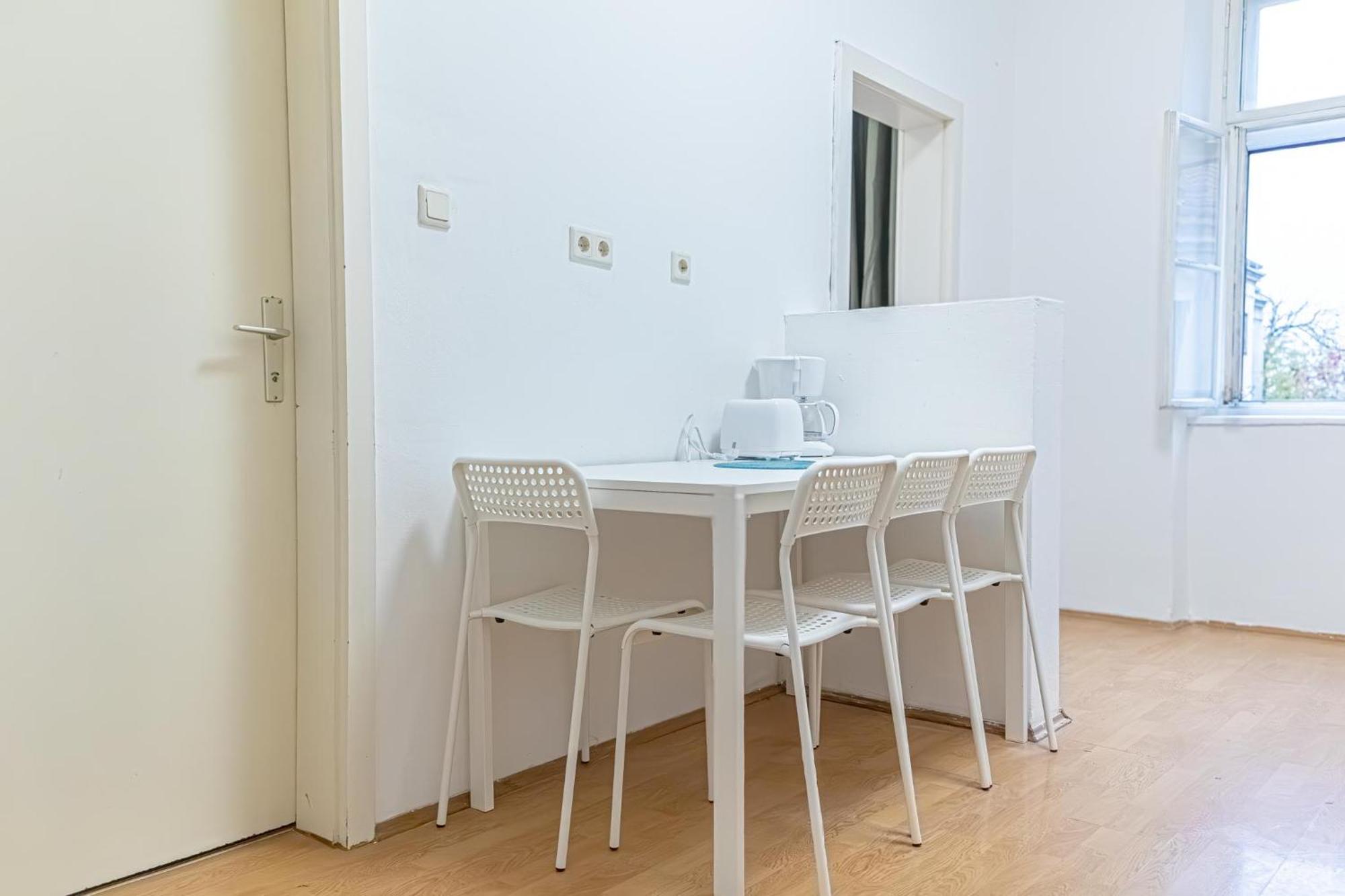 Spacious 2Br Apt -Near Wiener Stadthalle Burggassewiener Well Located المظهر الخارجي الصورة